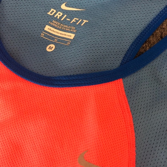 Nike Coral and Blue Tank - Picture 4 of 5